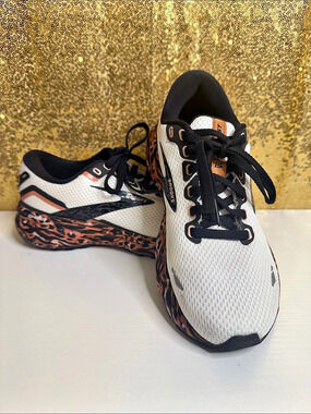 Brooks Ghost 15 Run Wild Women’s Athletic Shoes White & Orange US 5.5 Good